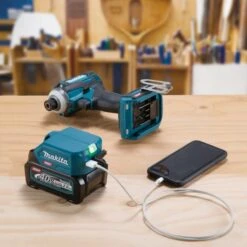 Makita ADP001G USB-Adapter 40V Max XGT -Sideal Standard Winkel ADP001G D1CK