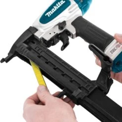 Makita AT638A 8 Bar Nietmachine (Narrow Crown) -Sideal Standard Winkel AT638A F 005