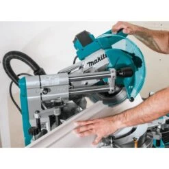 Makita LS1019L 230 V Radiaal Afkortzaag 260 Mm -Sideal Standard Winkel makita ls1019l action shot 2